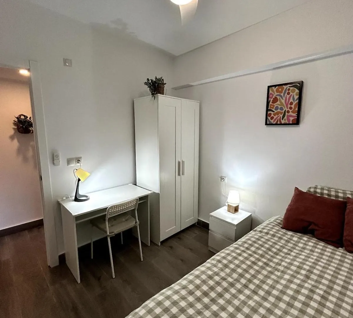 A Pasos Del Mar, 4 Habitaciones, Ac Y Reformado Almeria