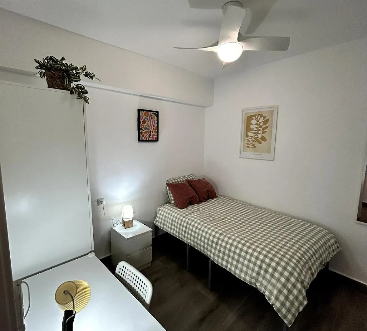 A Pasos Del Mar, 4 Habitaciones, Ac Y Reformado Almeria Spain